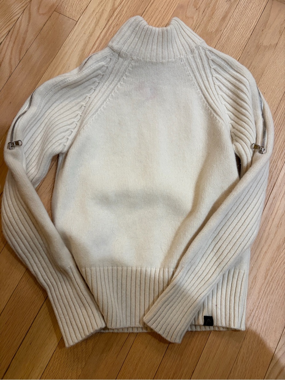 Head Lindsey Vonn Cream Ribbed Mock Neck Sweater with Sleeve Zips Cashmere